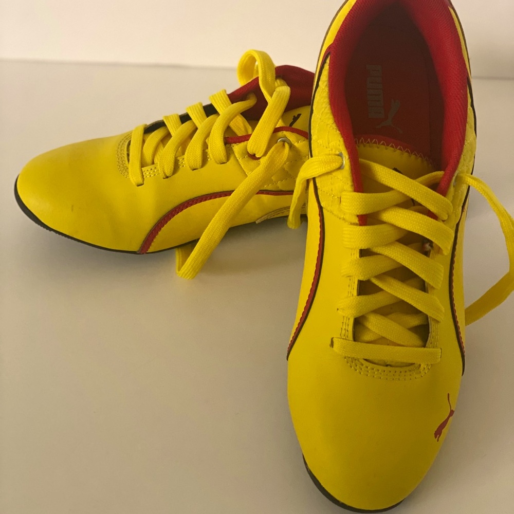 PUMA Sneakers